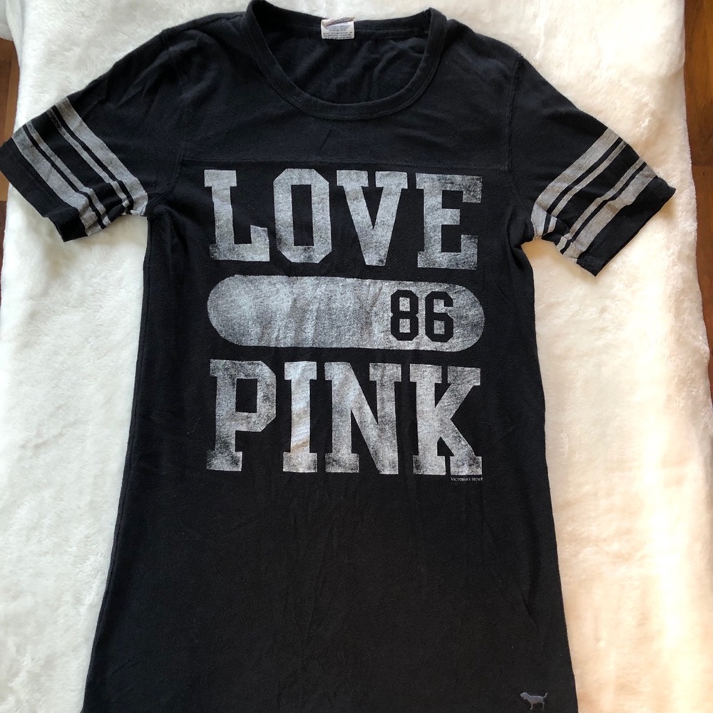 Black Victoria’s Secret Pink tee size XS